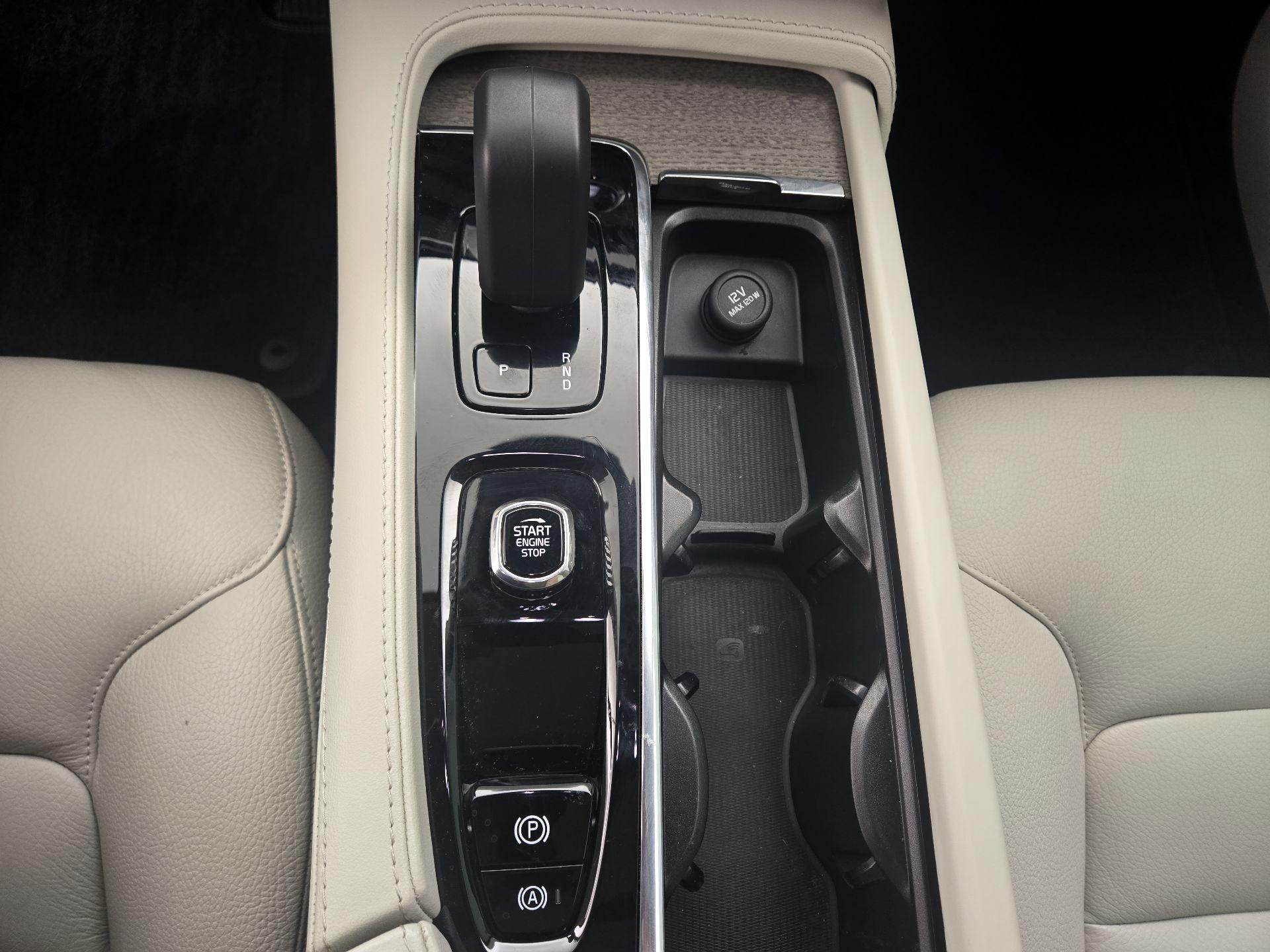 Thumbnail: 2023 Volvo XC90 - 17