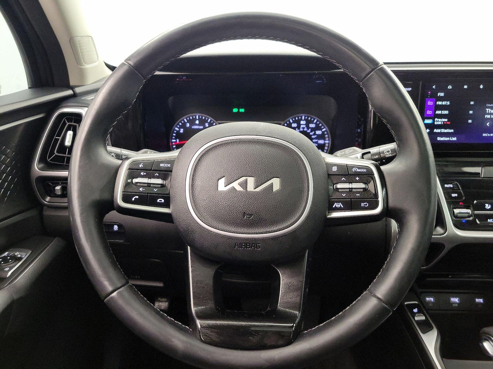 2022 Kia Sorento S - Photo 11