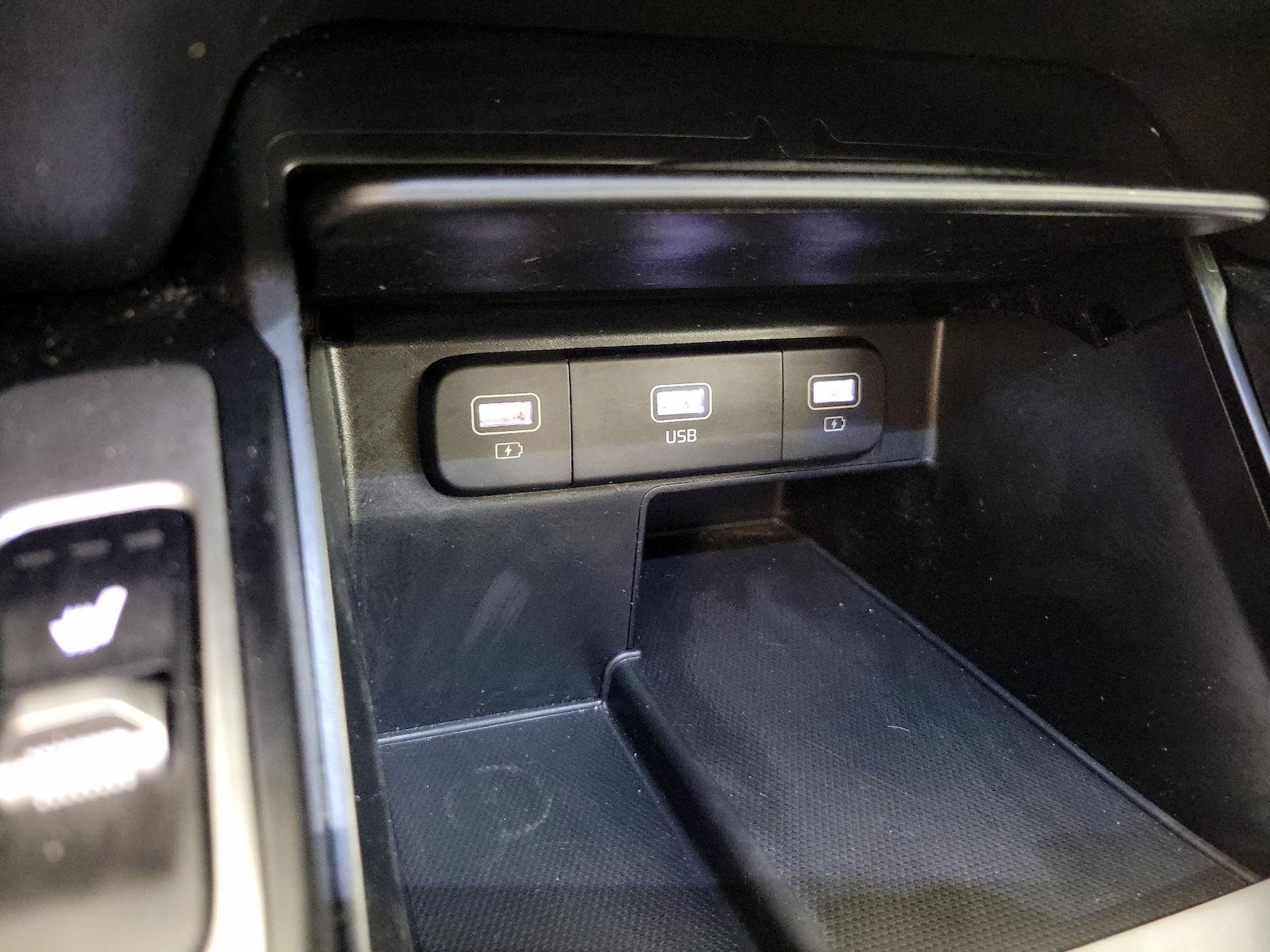 2022 Kia Sorento S - Photo 19