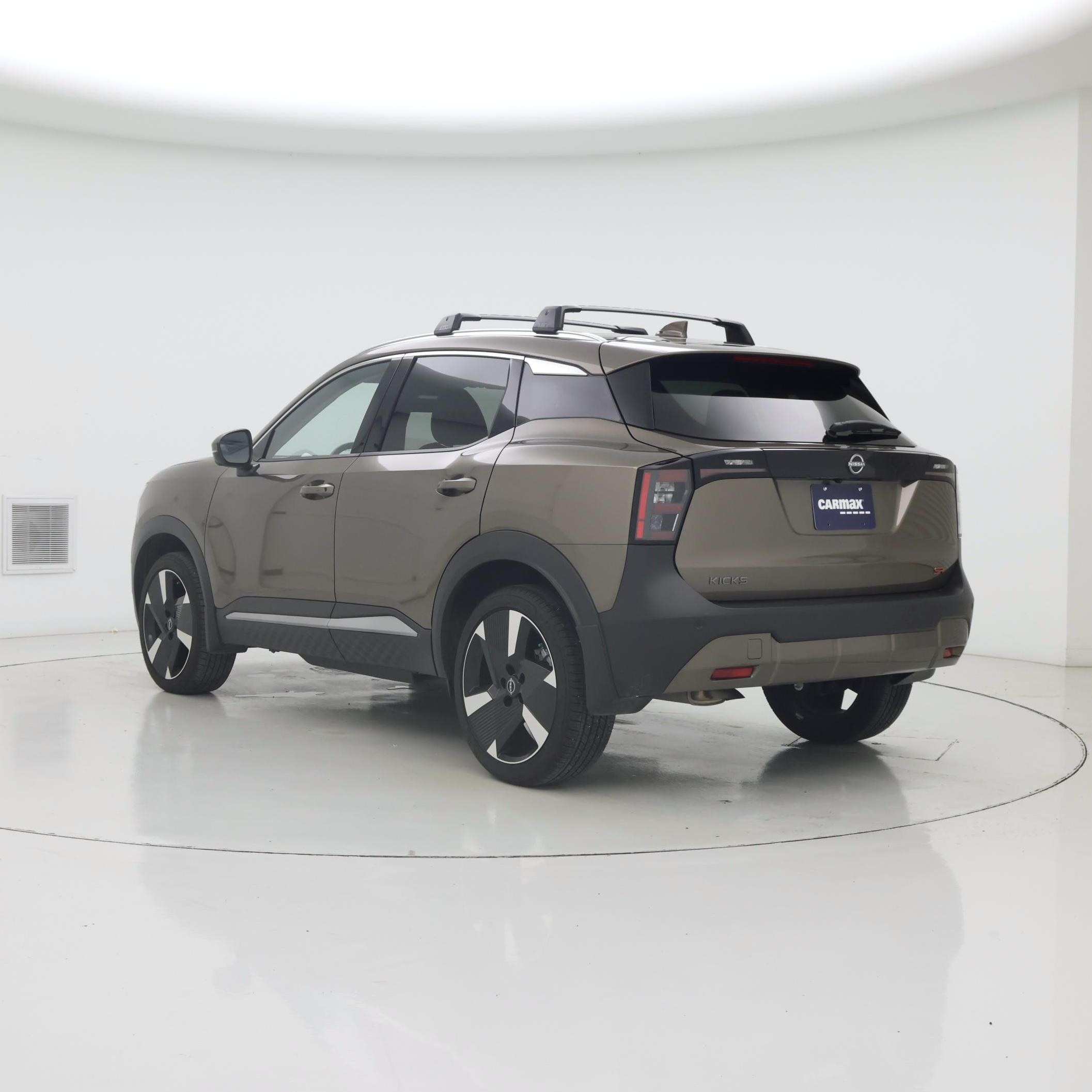 Thumbnail: 2025 Nissan Kicks - 2