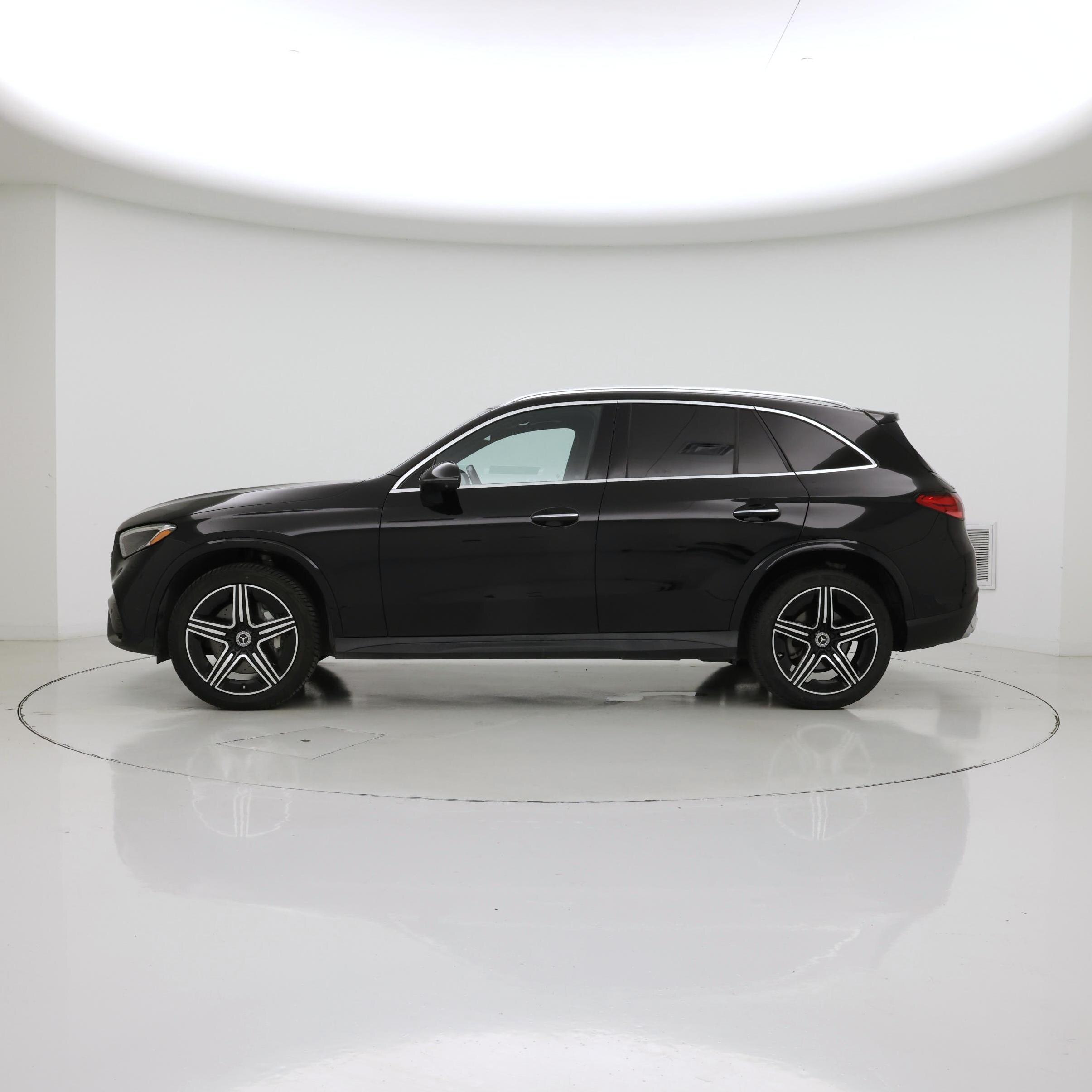 Thumbnail: 2023 Mercedes-Benz GLC - 3