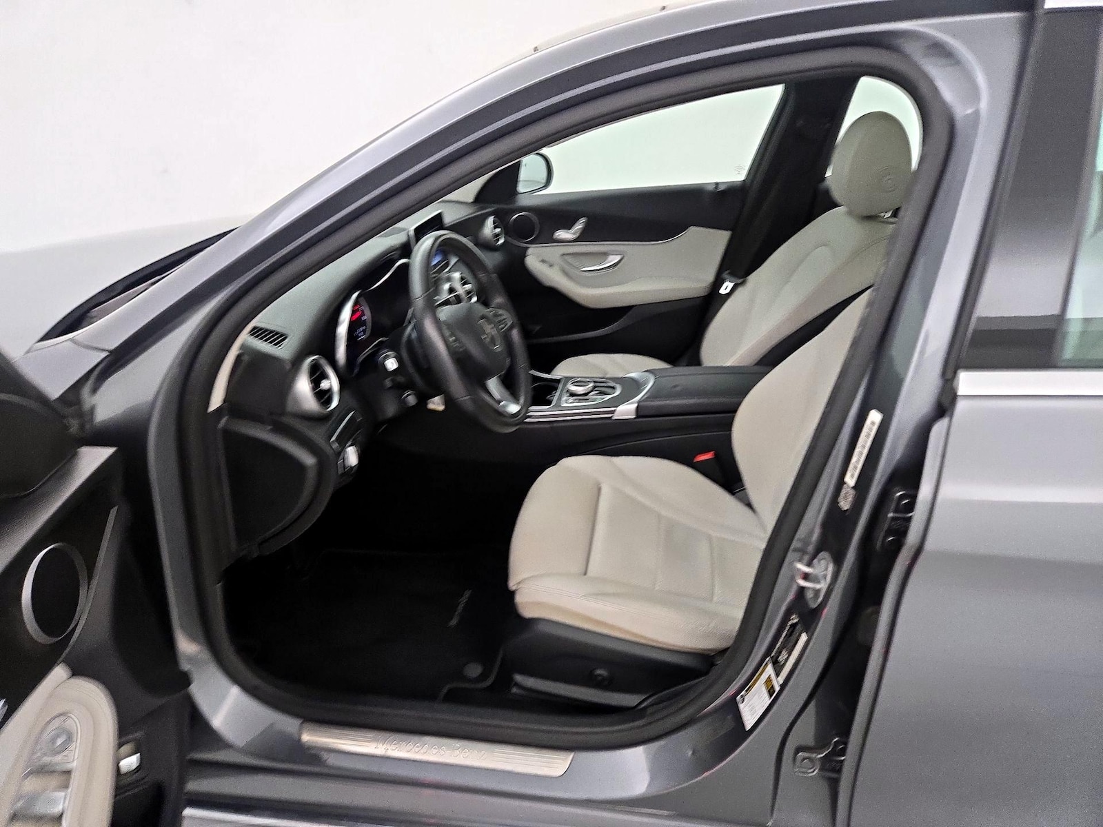 Power Seat(s) & Leather Seats