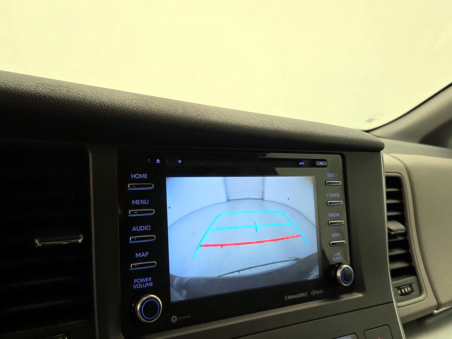 Thumbnail: 2019 Toyota Sienna - 14