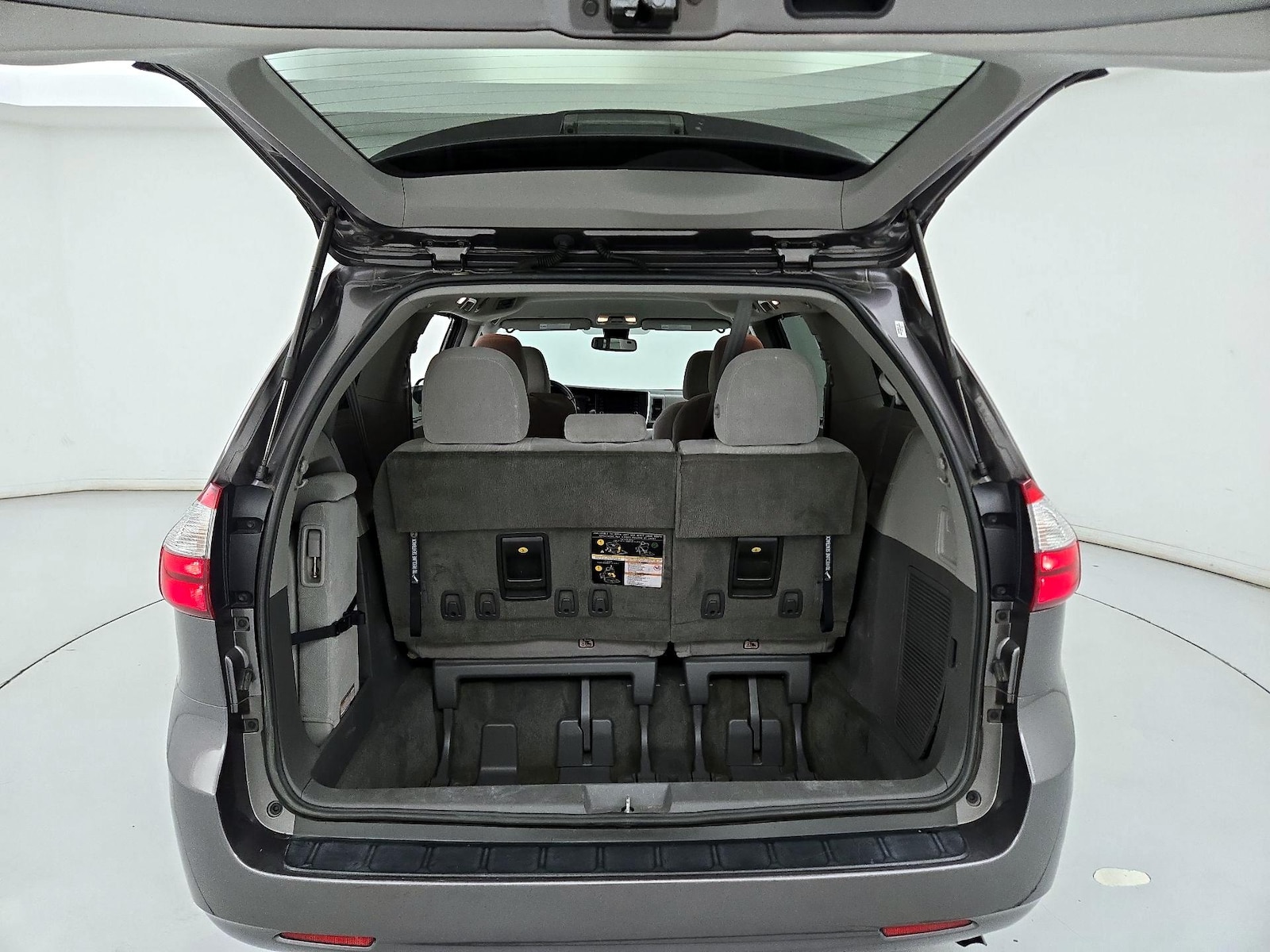 2019 Toyota Sienna LE - Photo 22