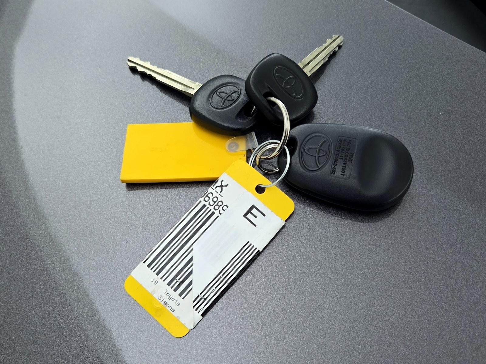 2019 Toyota Sienna LE - Photo 25
