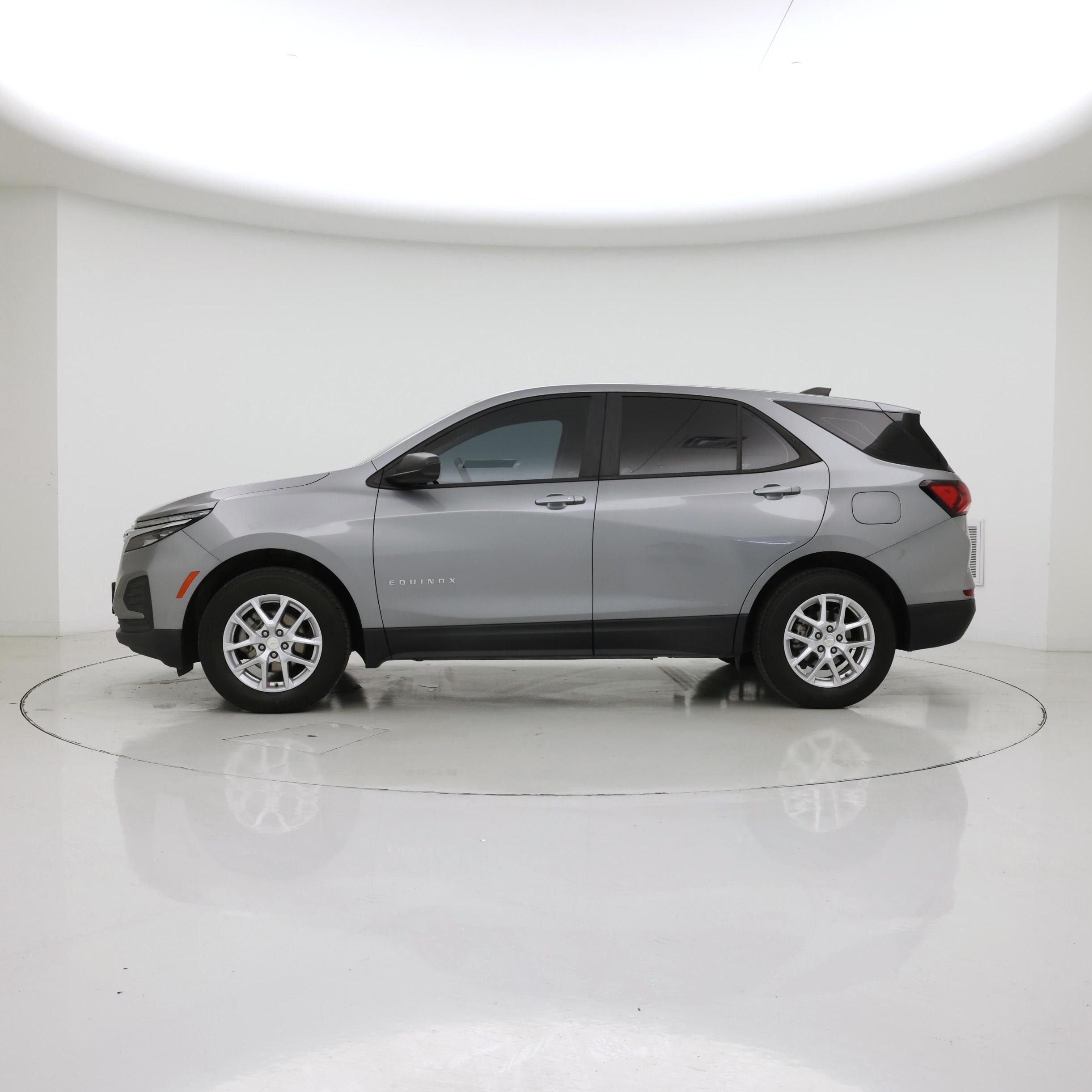 Thumbnail: 2023 Chevrolet Equinox - 3