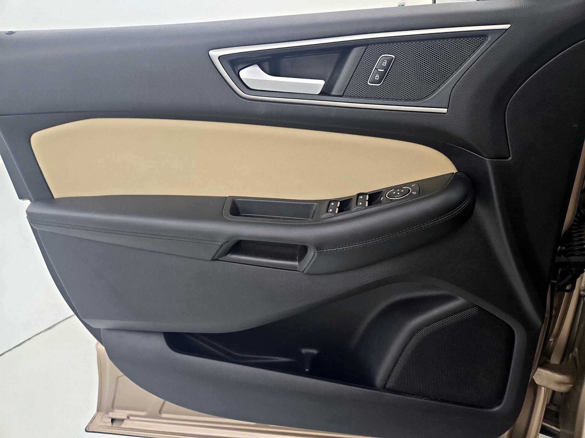 Thumbnail: 2021 Ford Edge - 12