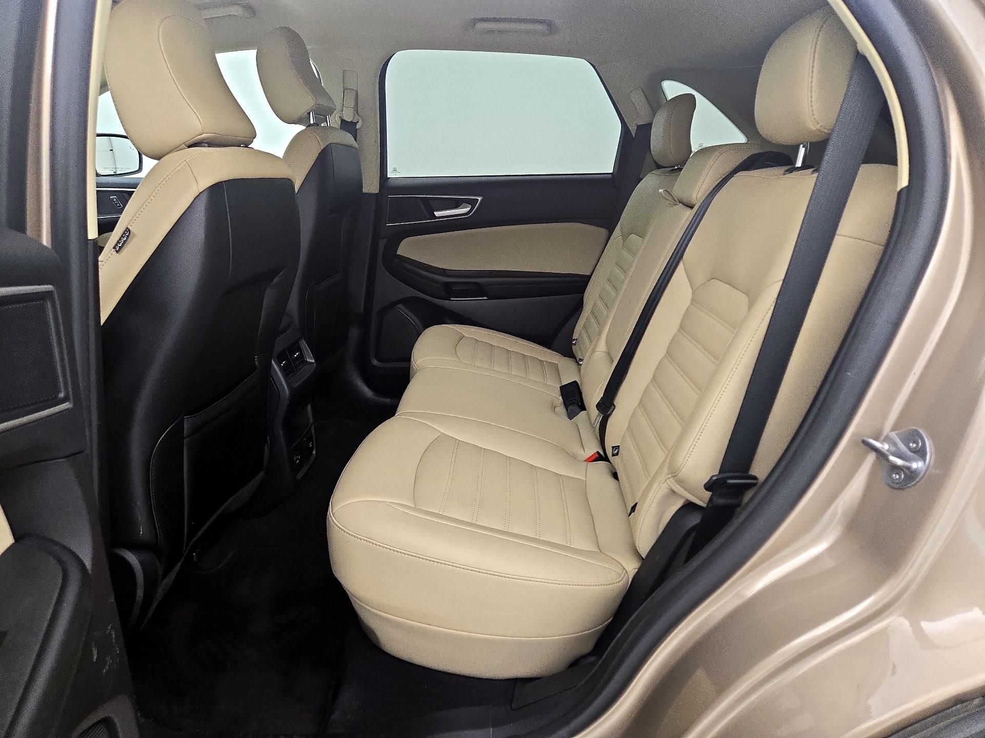 Thumbnail: 2021 Ford Edge - 19