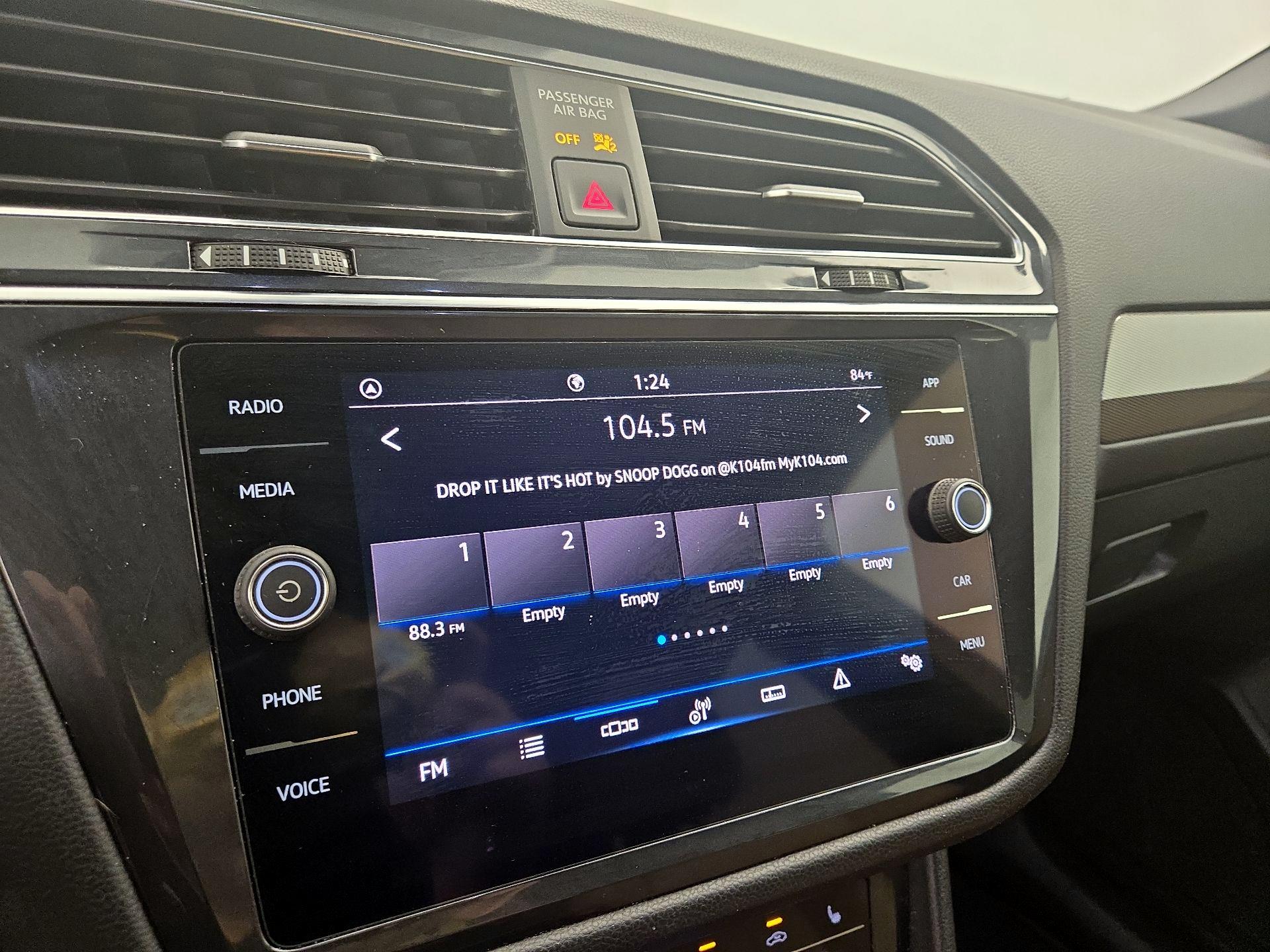 Thumbnail: 2022 Volkswagen Tiguan - 15