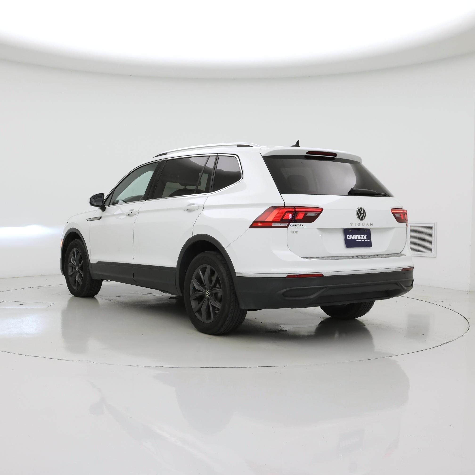Thumbnail: 2022 Volkswagen Tiguan - 2