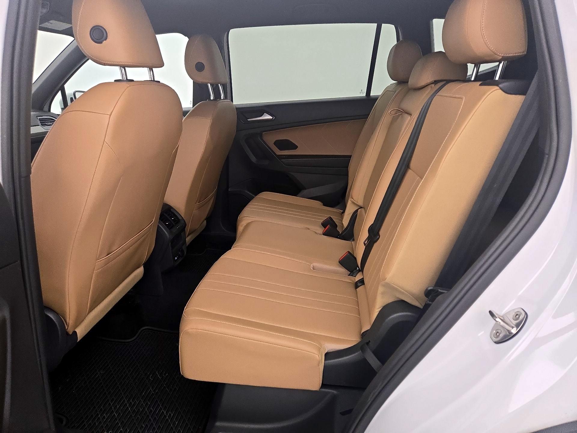 Thumbnail: 2022 Volkswagen Tiguan - 19