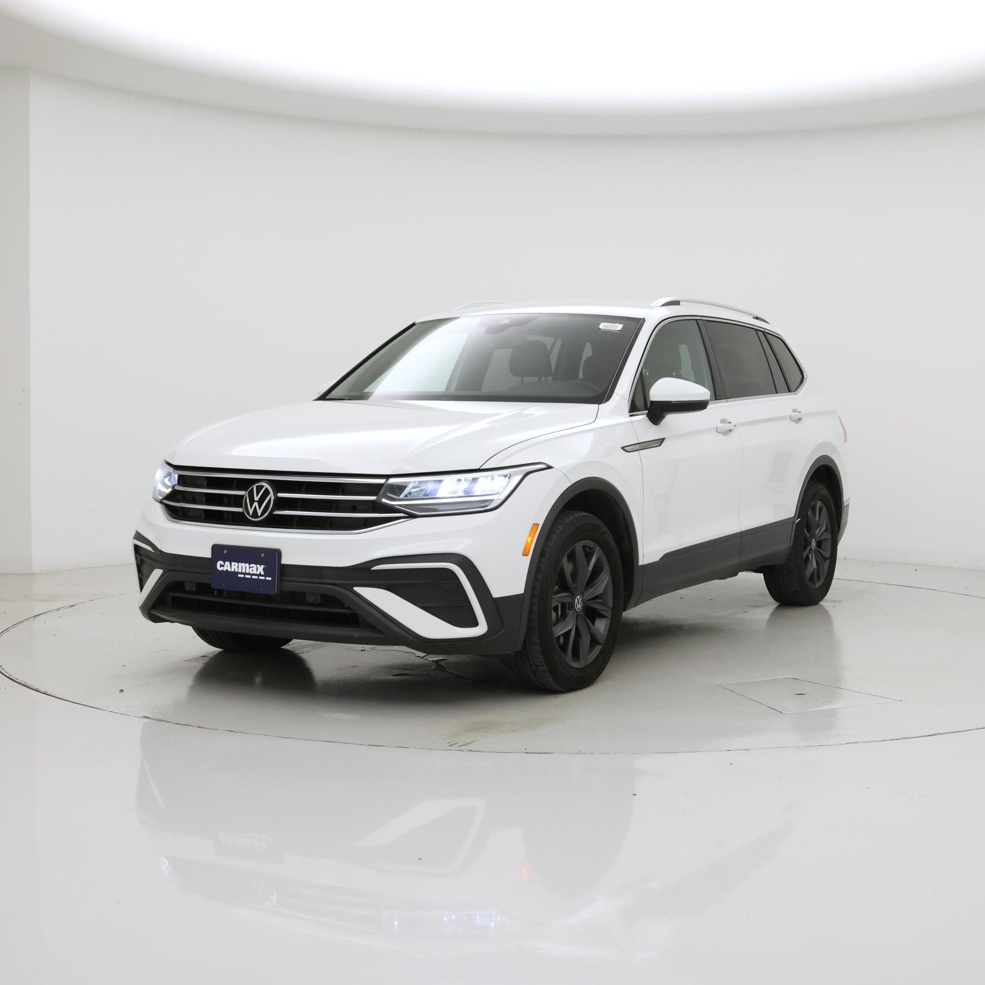 Thumbnail: 2022 Volkswagen Tiguan - 4