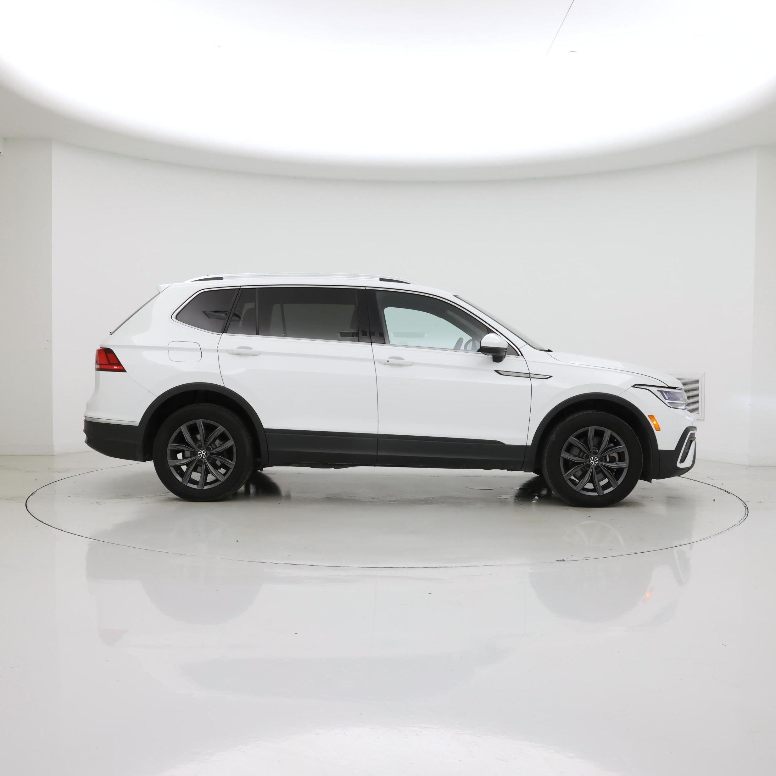 Thumbnail: 2022 Volkswagen Tiguan - 7