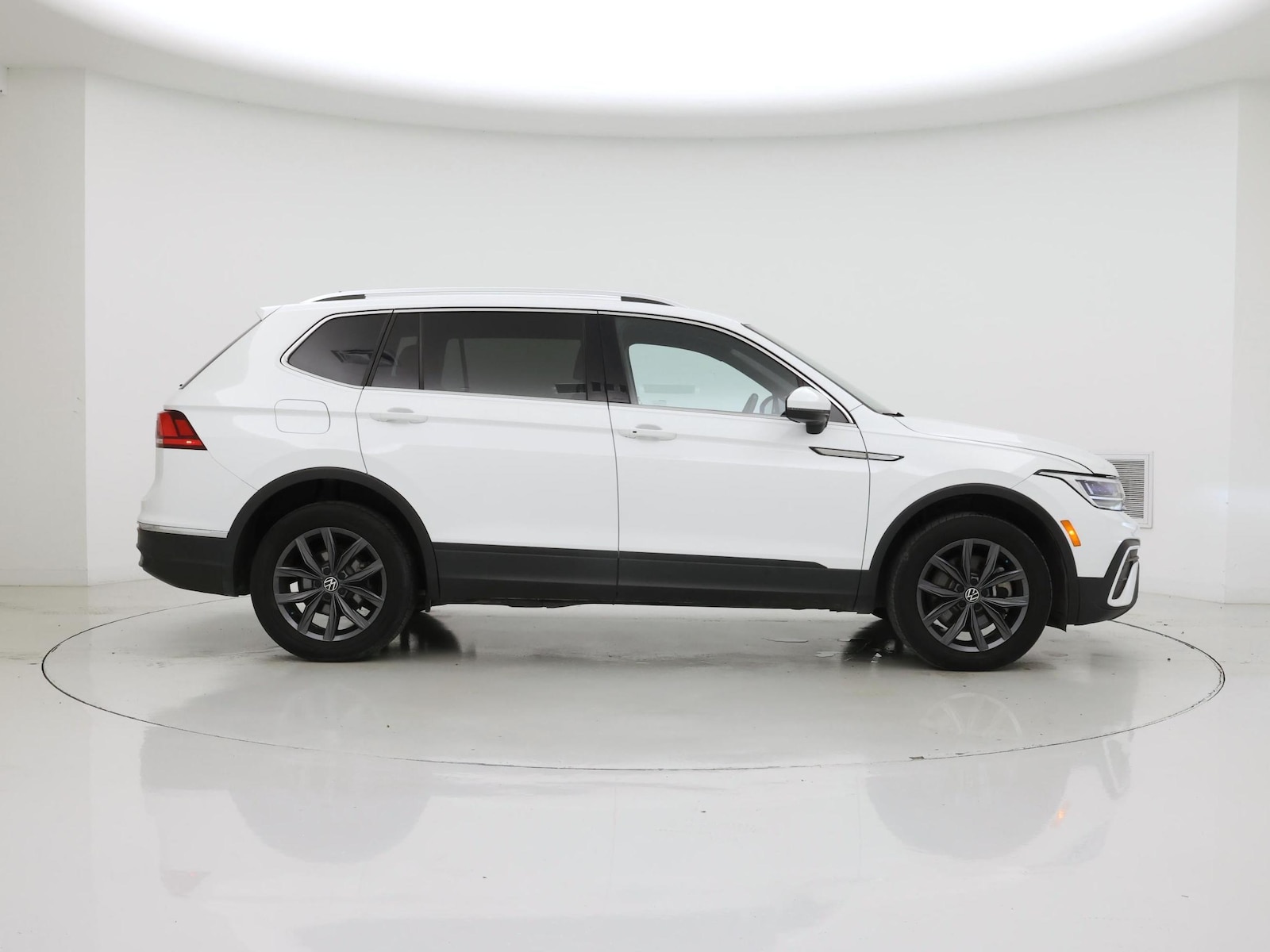 2022 Volkswagen Tiguan SE - Photo 8