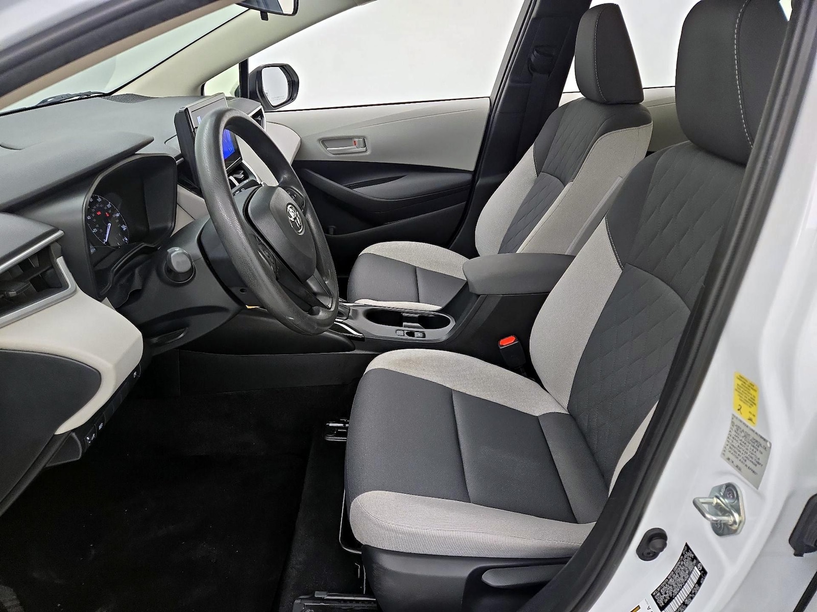 2023 Toyota Corolla LE - Photo 12