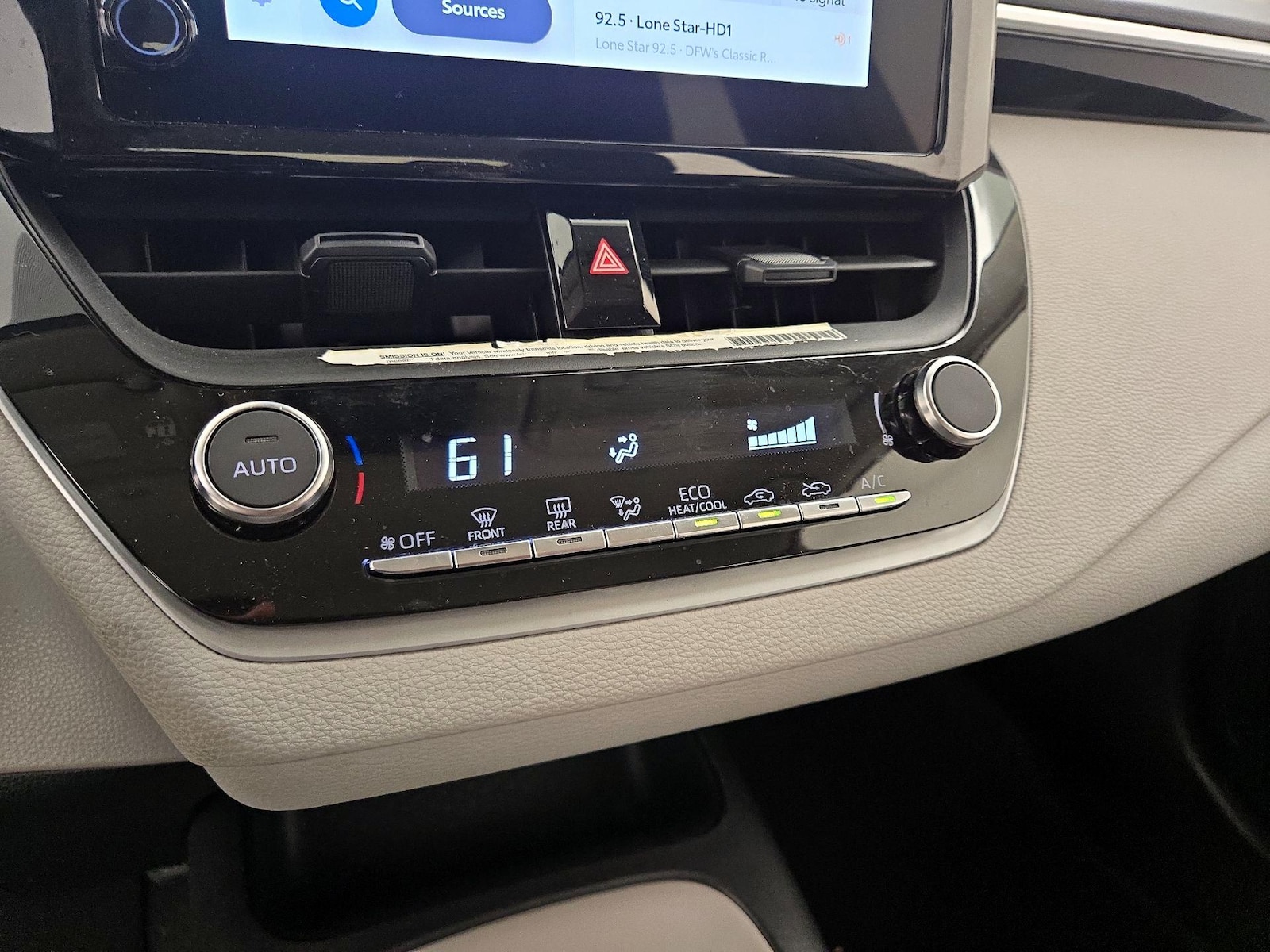 2023 Toyota Corolla LE - Photo 18
