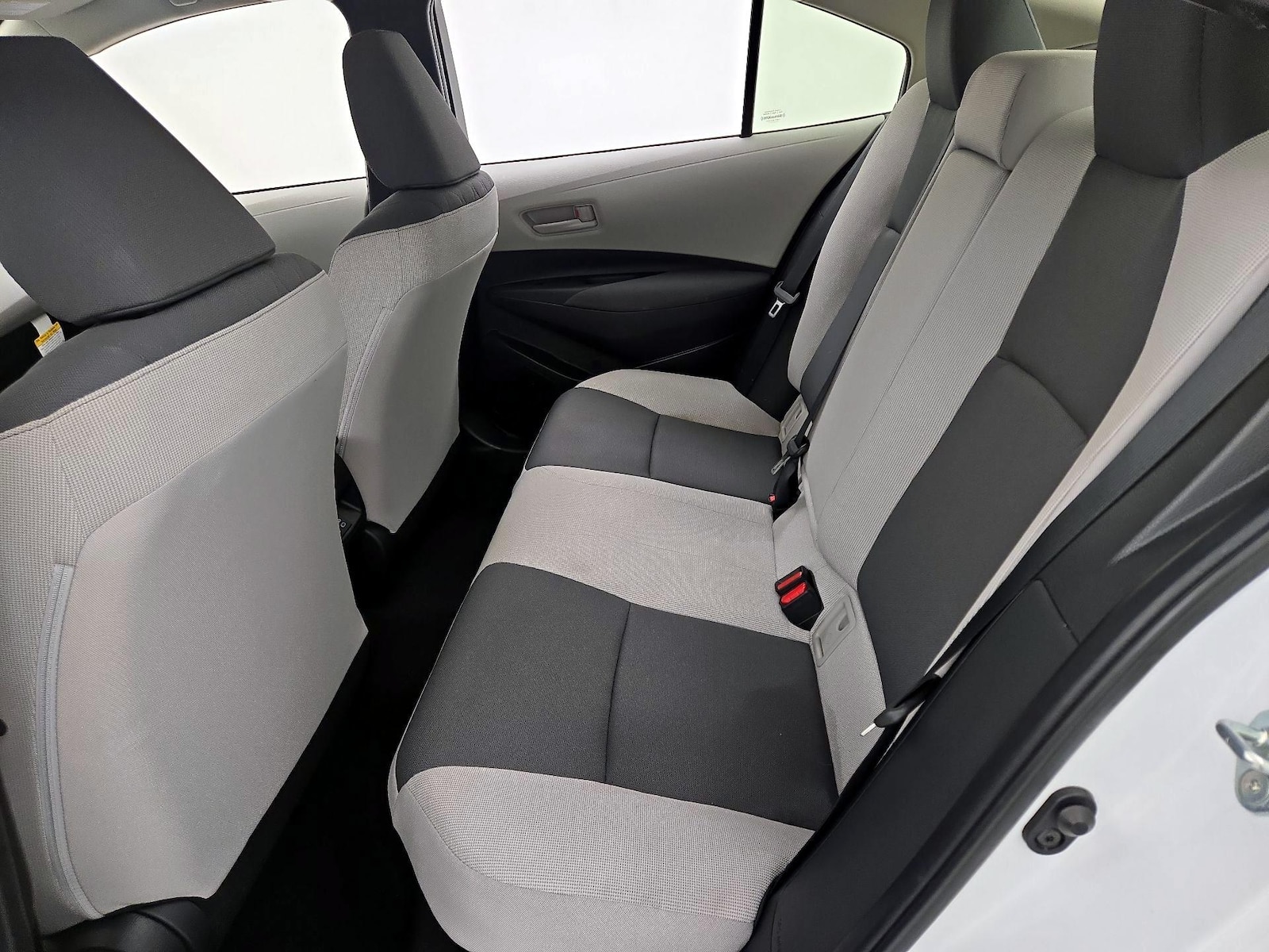 2023 Toyota Corolla LE - Photo 21