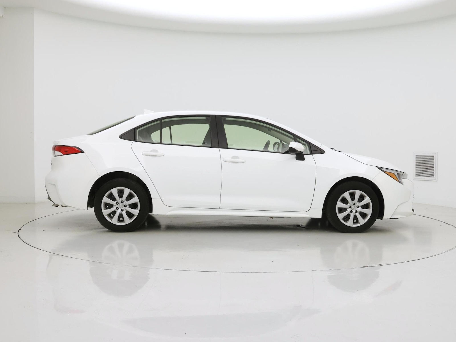 2023 Toyota Corolla LE - Photo 8