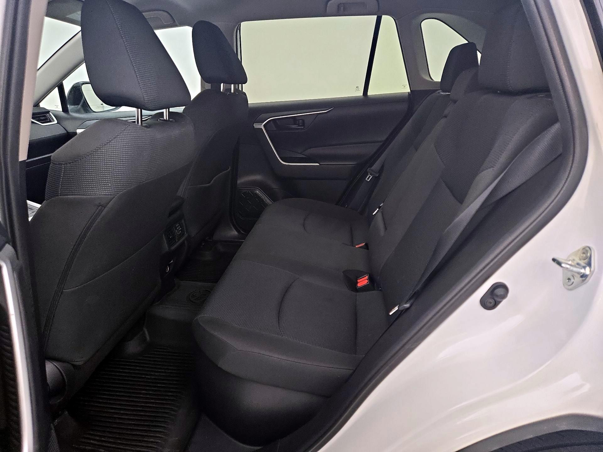Thumbnail: 2021 Toyota RAV4 - 19