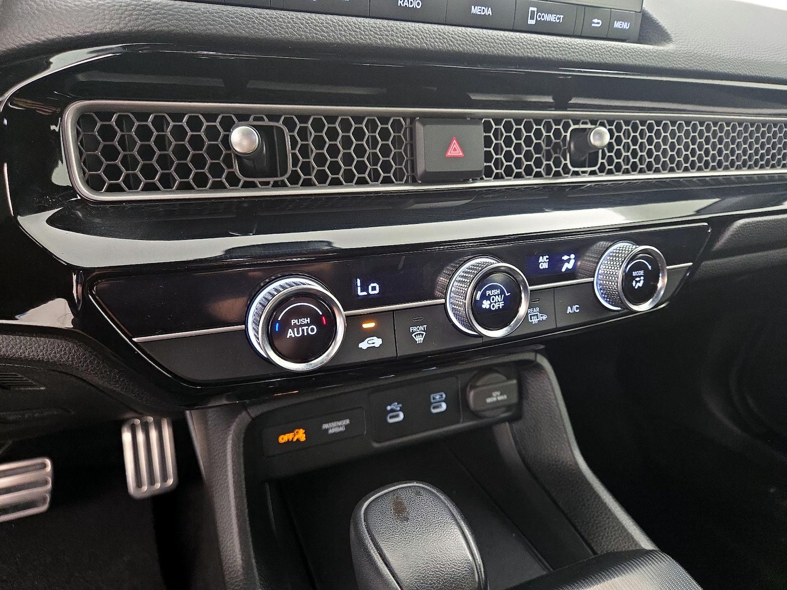 2025 Honda Civic Sport - Photo 17