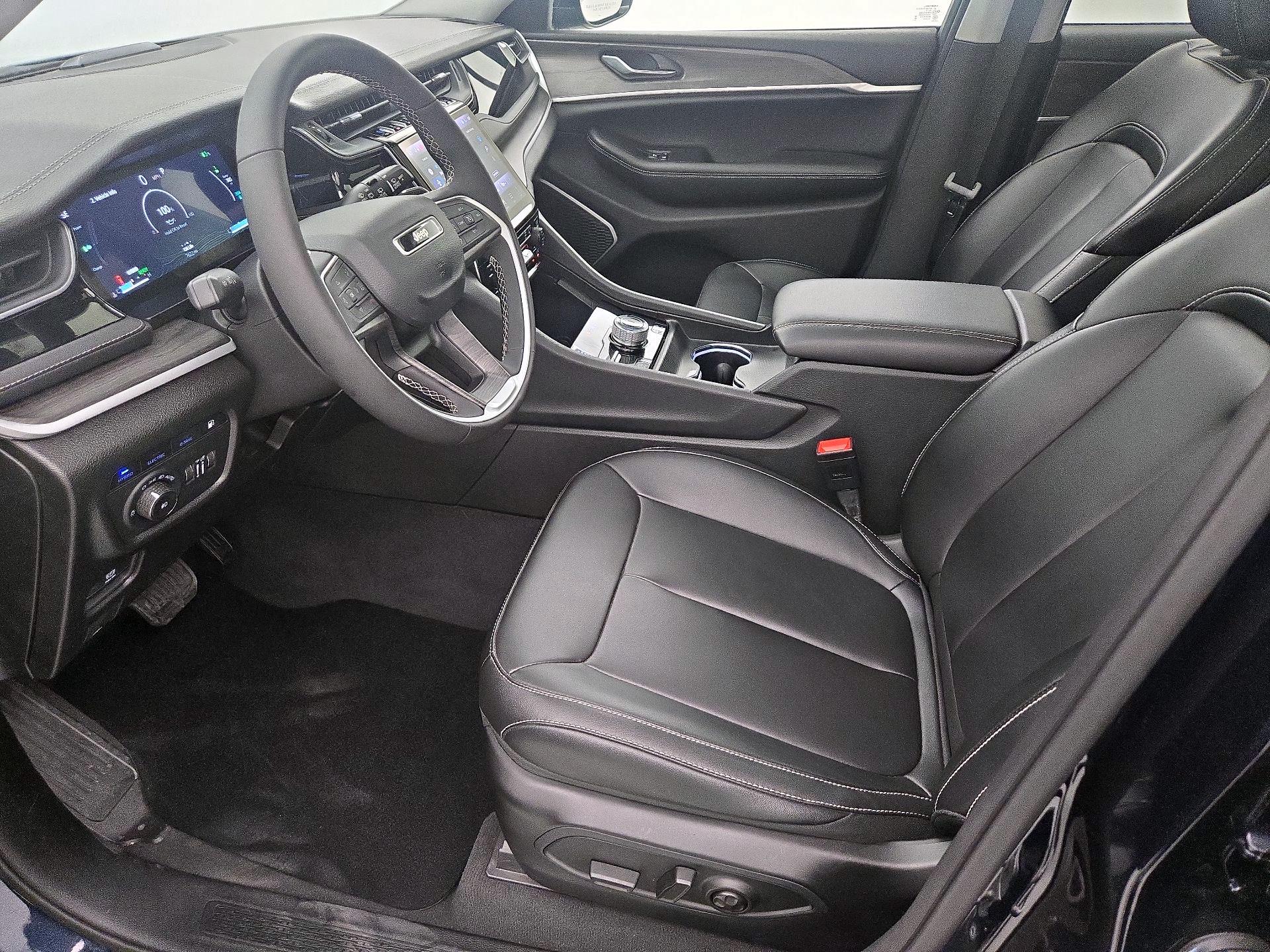 Thumbnail: 2024 Jeep Grand Cherokee - 11