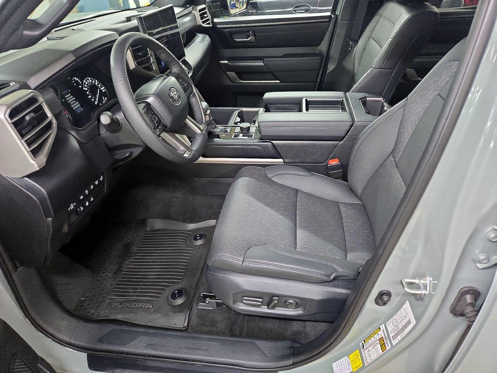 2025 Toyota Tundra SR5 - Photo 12
