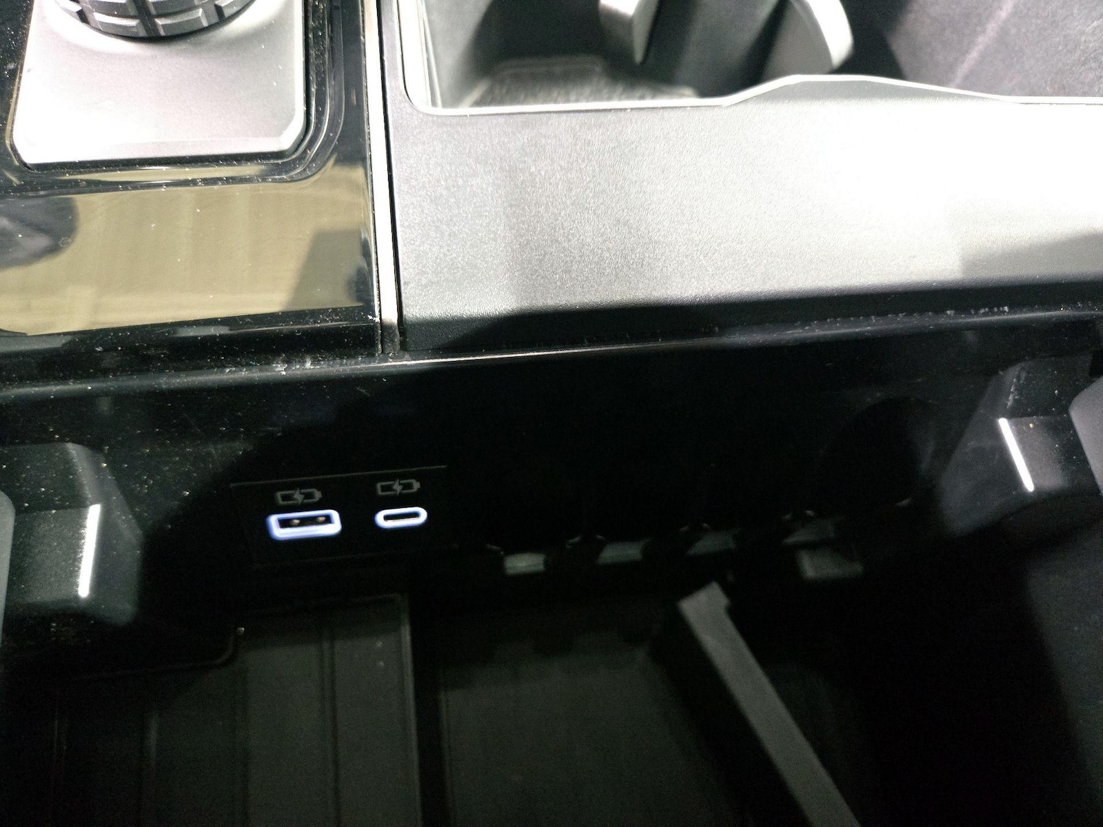 2025 Toyota Tundra SR5 - Photo 20