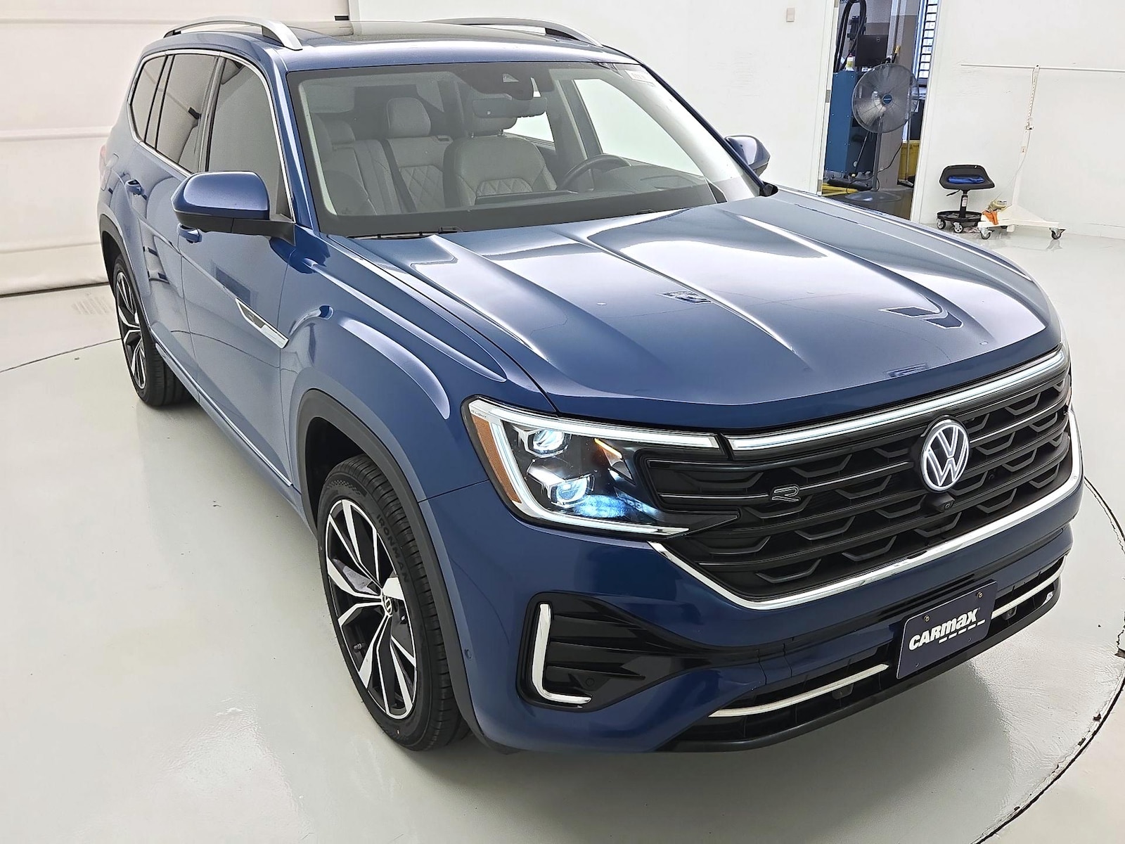2025 Volkswagen Atlas SEL Premium R-Line - Photo 1