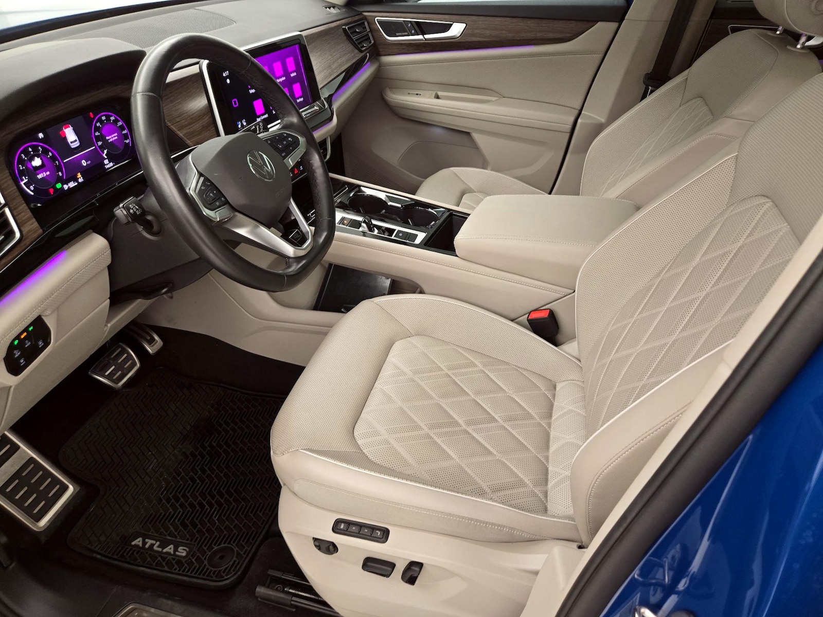 2025 Volkswagen Atlas SEL Premium R-Line - Photo 10