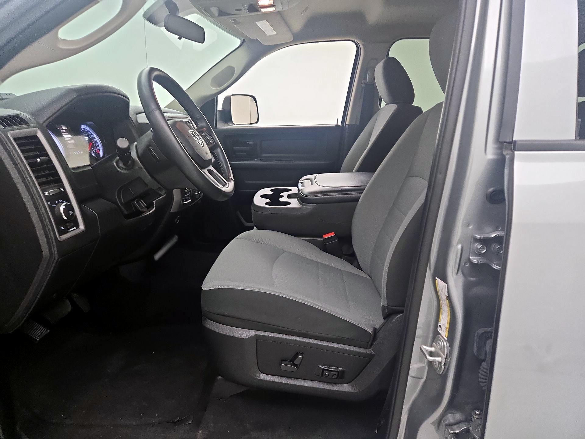 Thumbnail: 2021 RAM 1500 Classic - 9