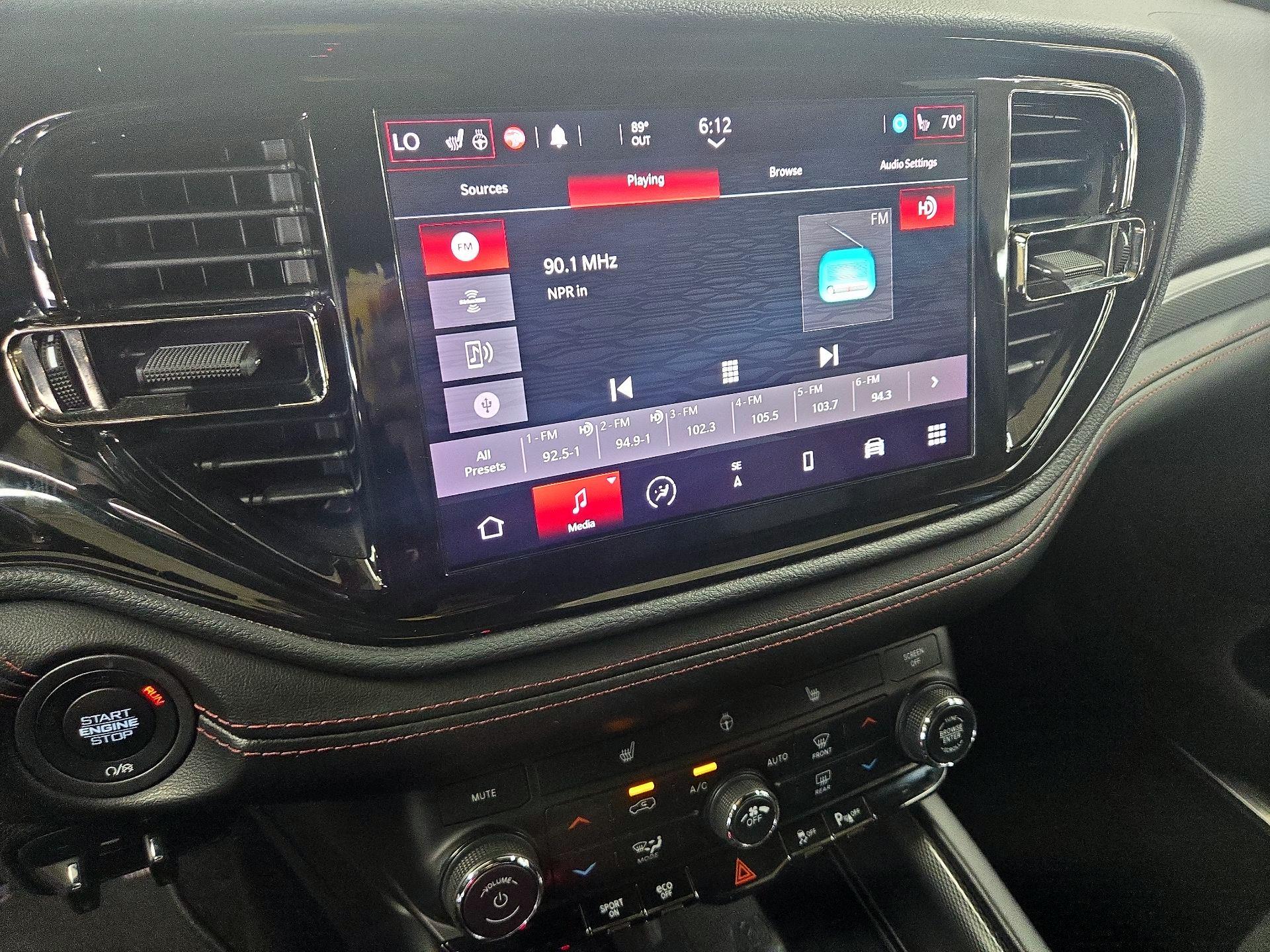 Thumbnail: 2022 Dodge Durango - 14