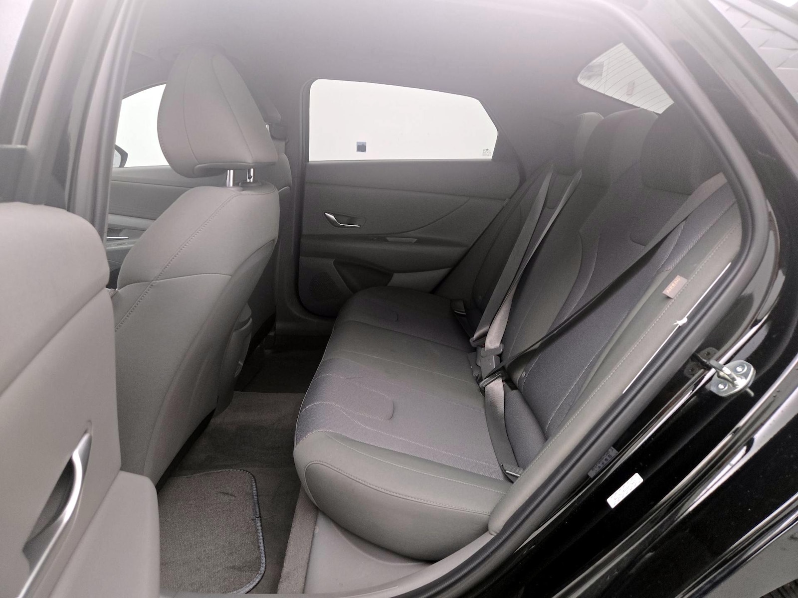 2024 Hyundai Elantra SE - Photo 20