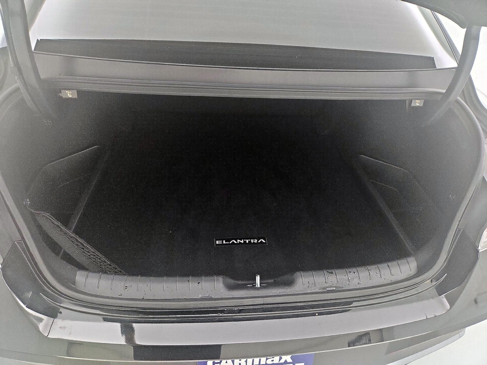 2024 Hyundai Elantra SE - Photo 21