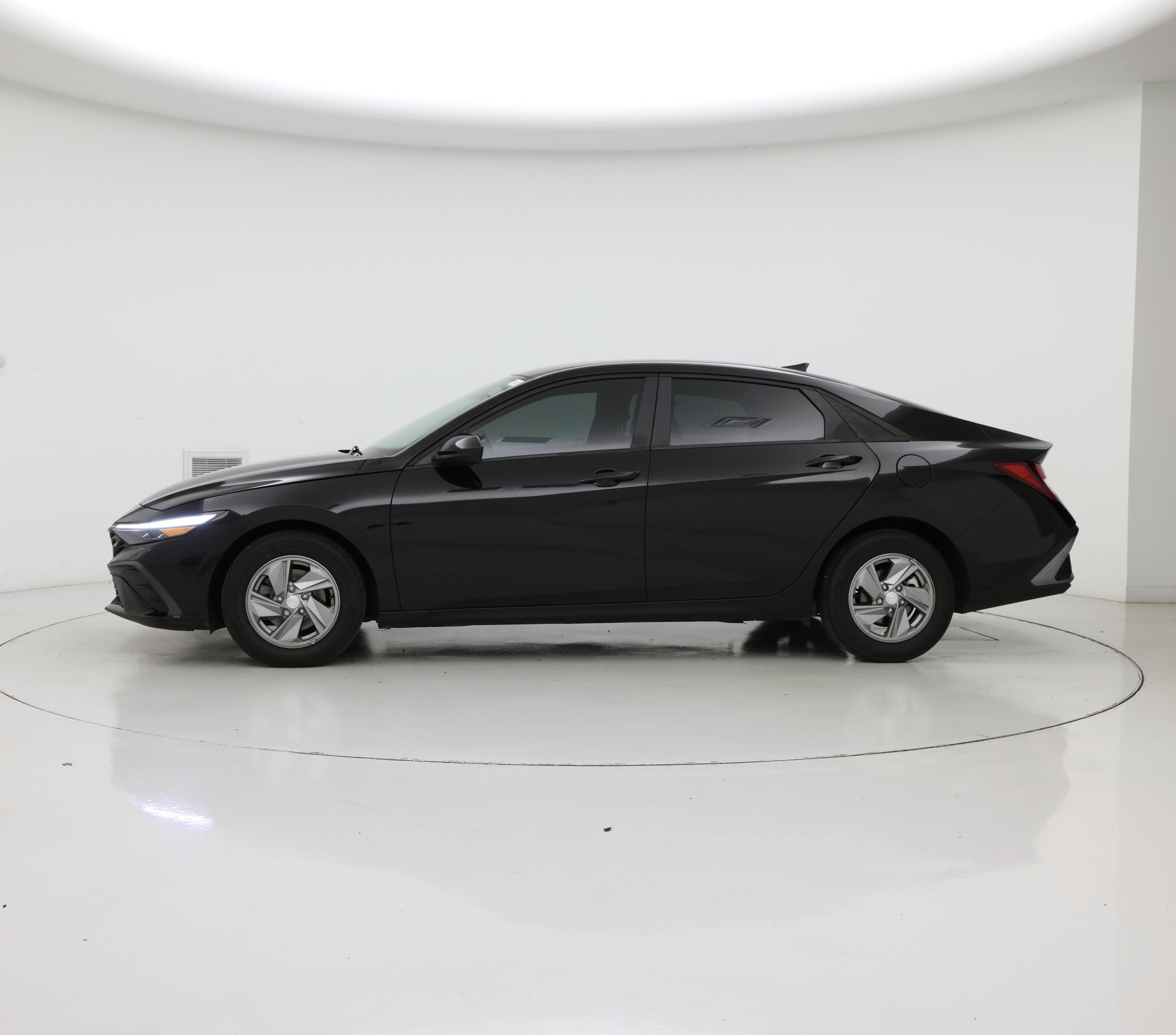Thumbnail: 2024 Hyundai Elantra - 3