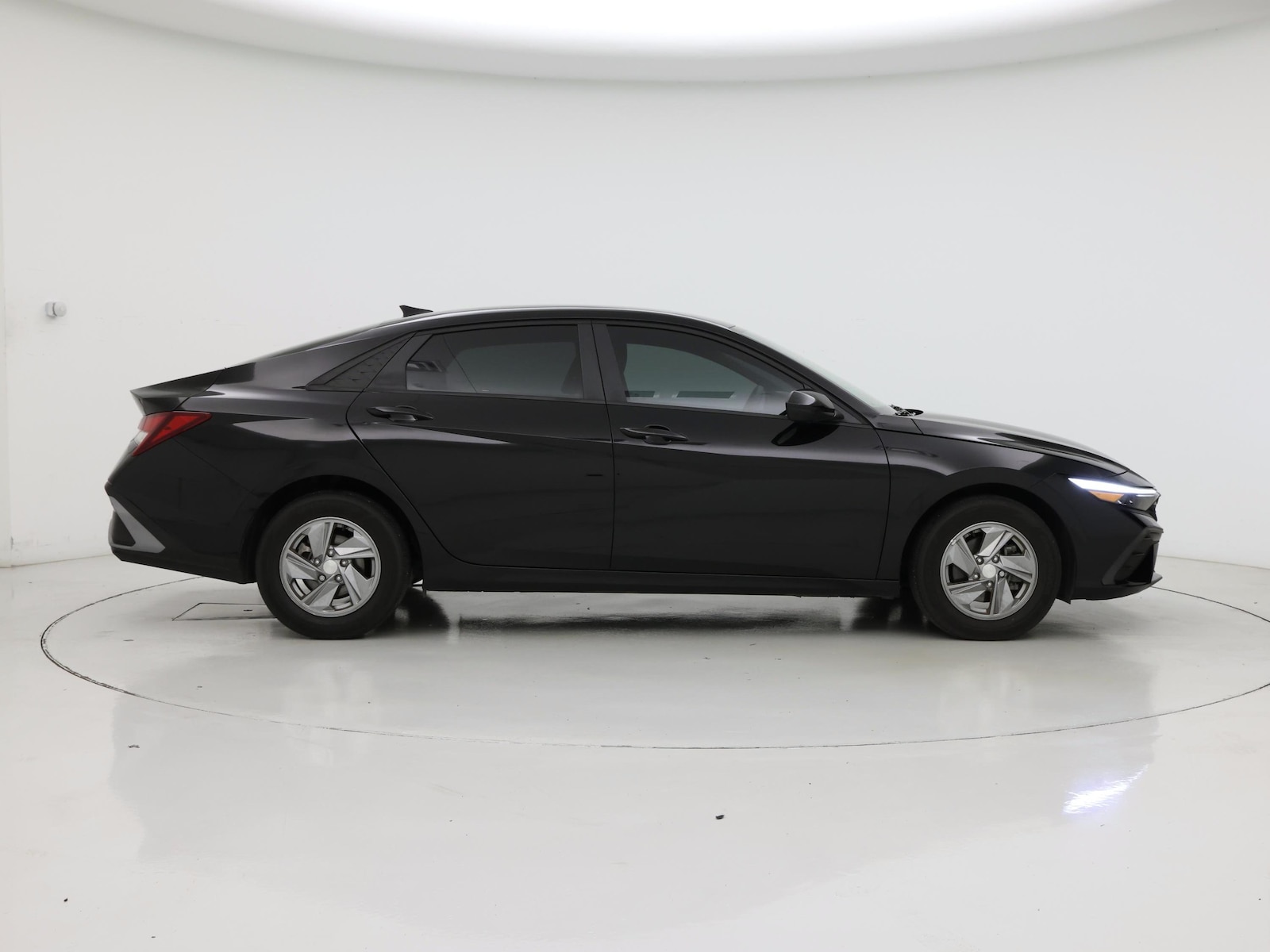 2024 Hyundai Elantra SE - Photo 8