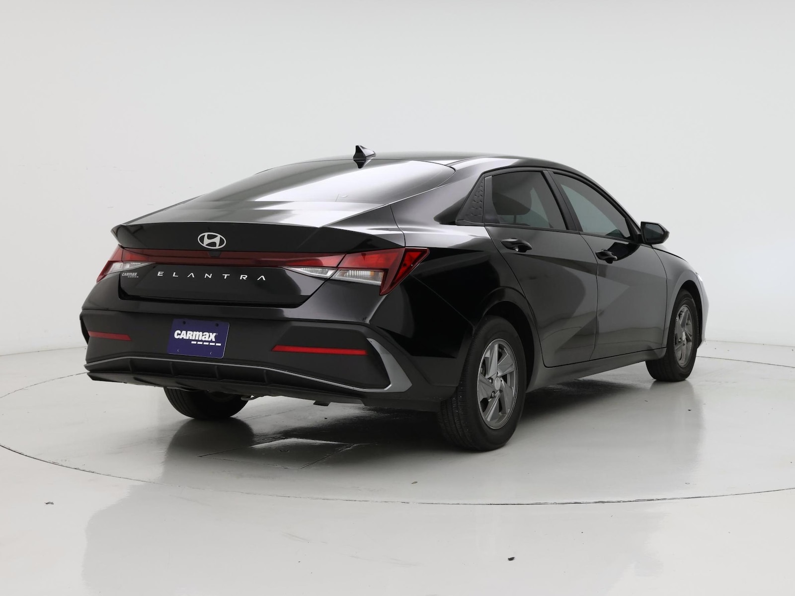 2024 Hyundai Elantra SE - Photo 9
