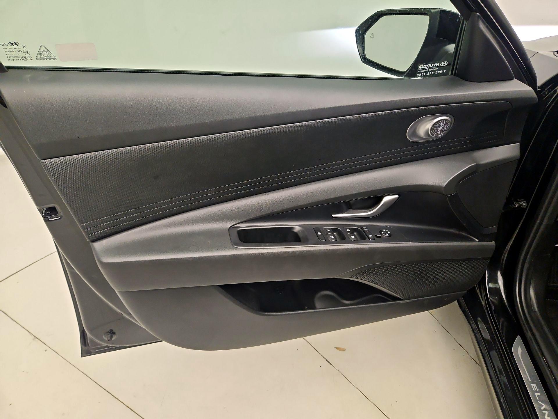 Thumbnail: 2025 Hyundai Elantra - 12