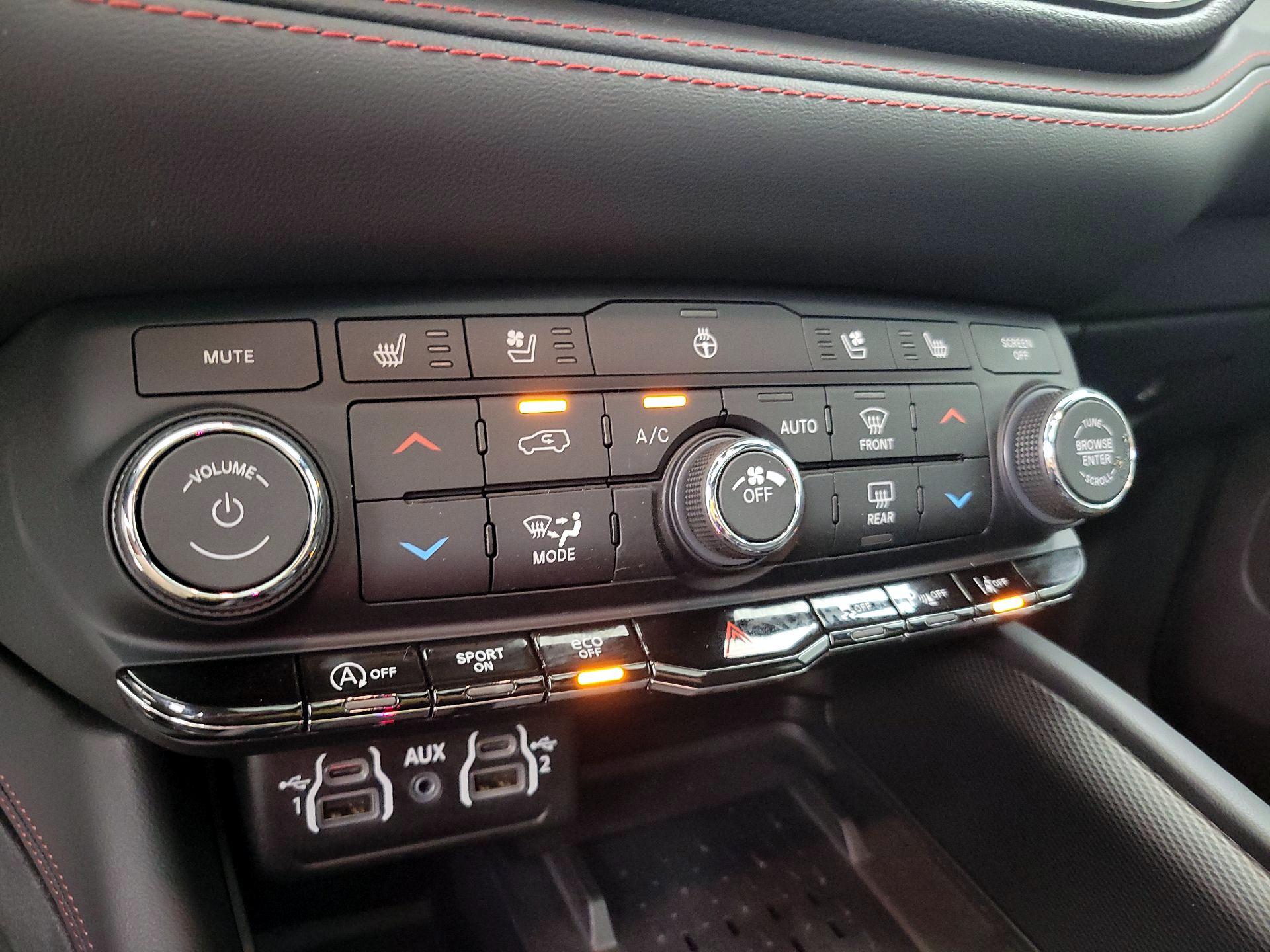 Thumbnail: 2025 Dodge Durango - 16