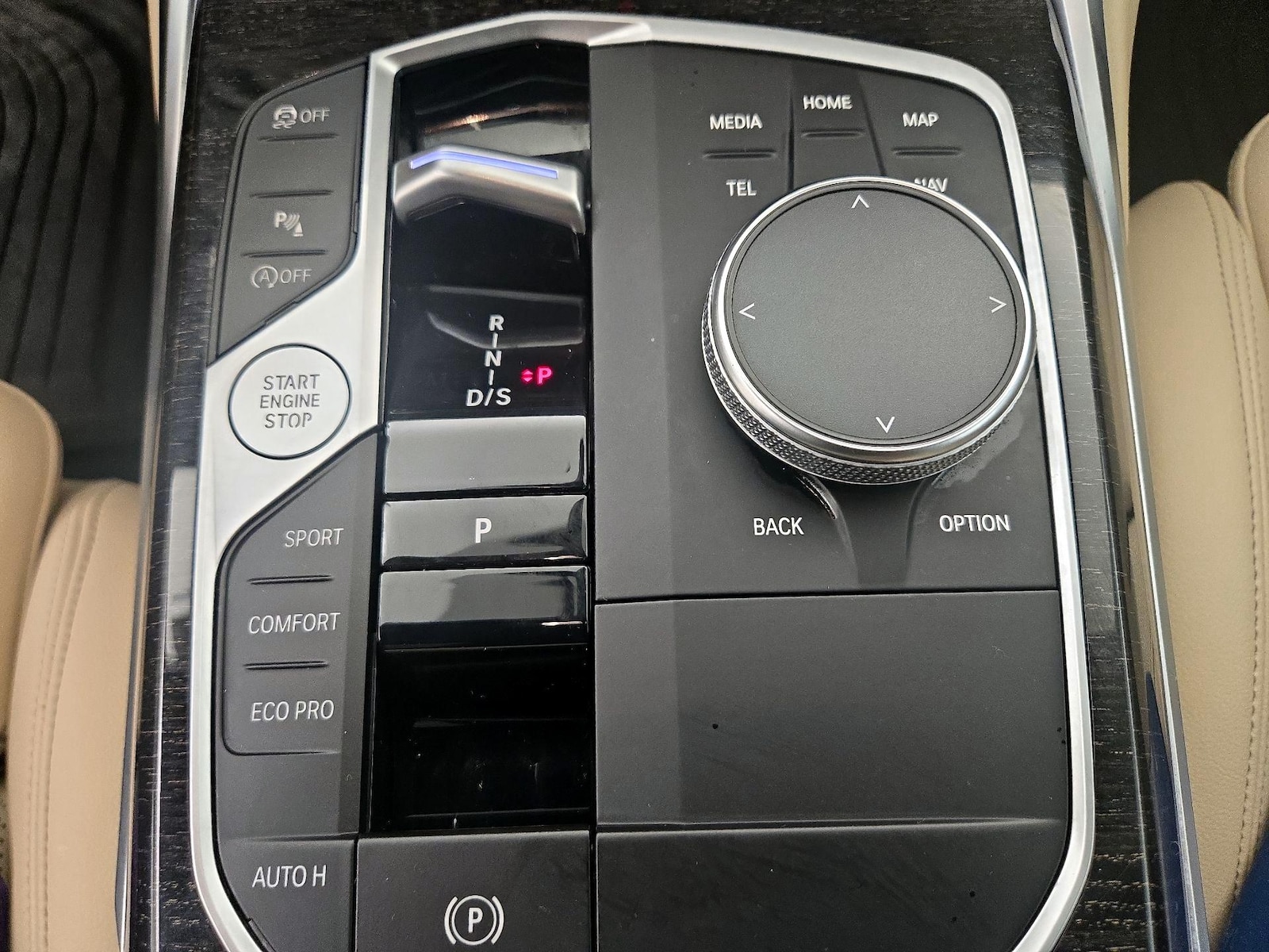2023 BMW 3 Series 330i - Photo 18