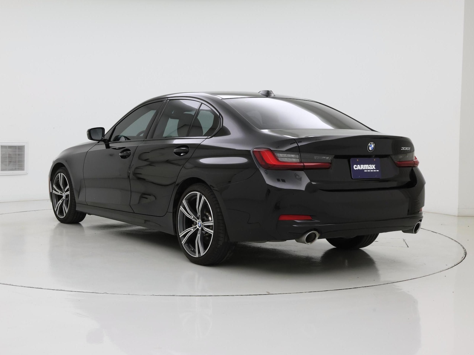 2023 BMW 3 Series 330i - Photo 3