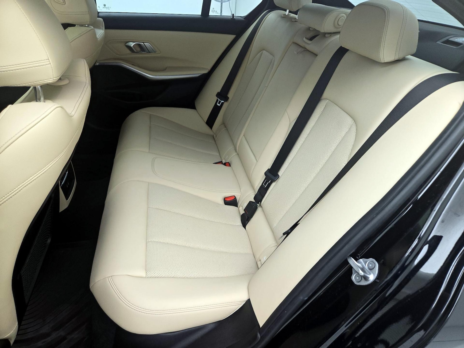 2023 BMW 3 Series 330i - Photo 21