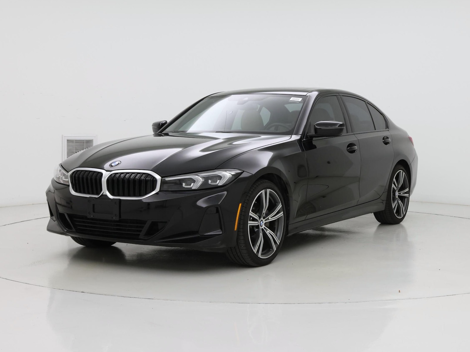 2023 BMW 3 Series 330i - Photo 5