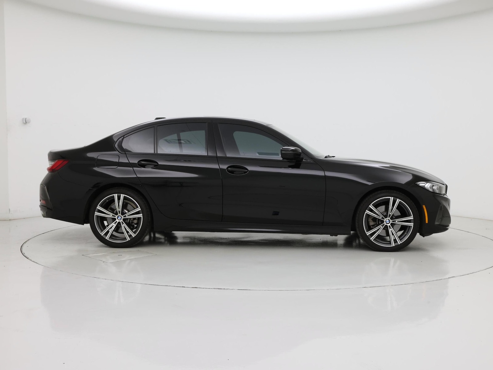 2023 BMW 3 Series 330i - Photo 8