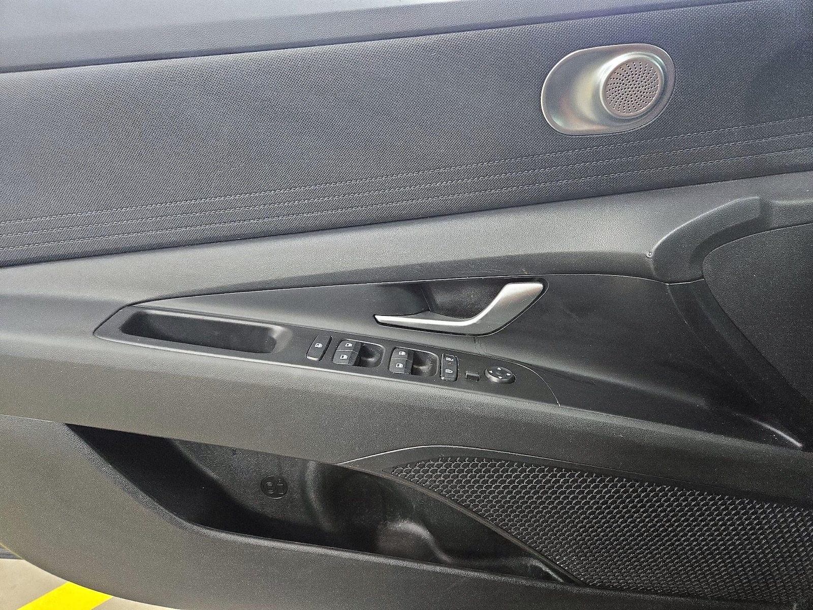 2025 Hyundai Elantra SE - Photo 13