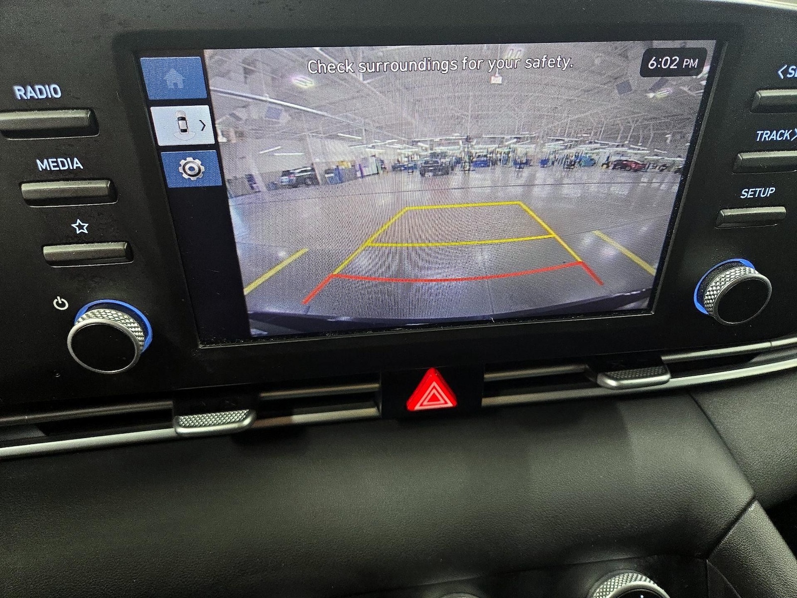 2025 Hyundai Elantra SE - Photo 15