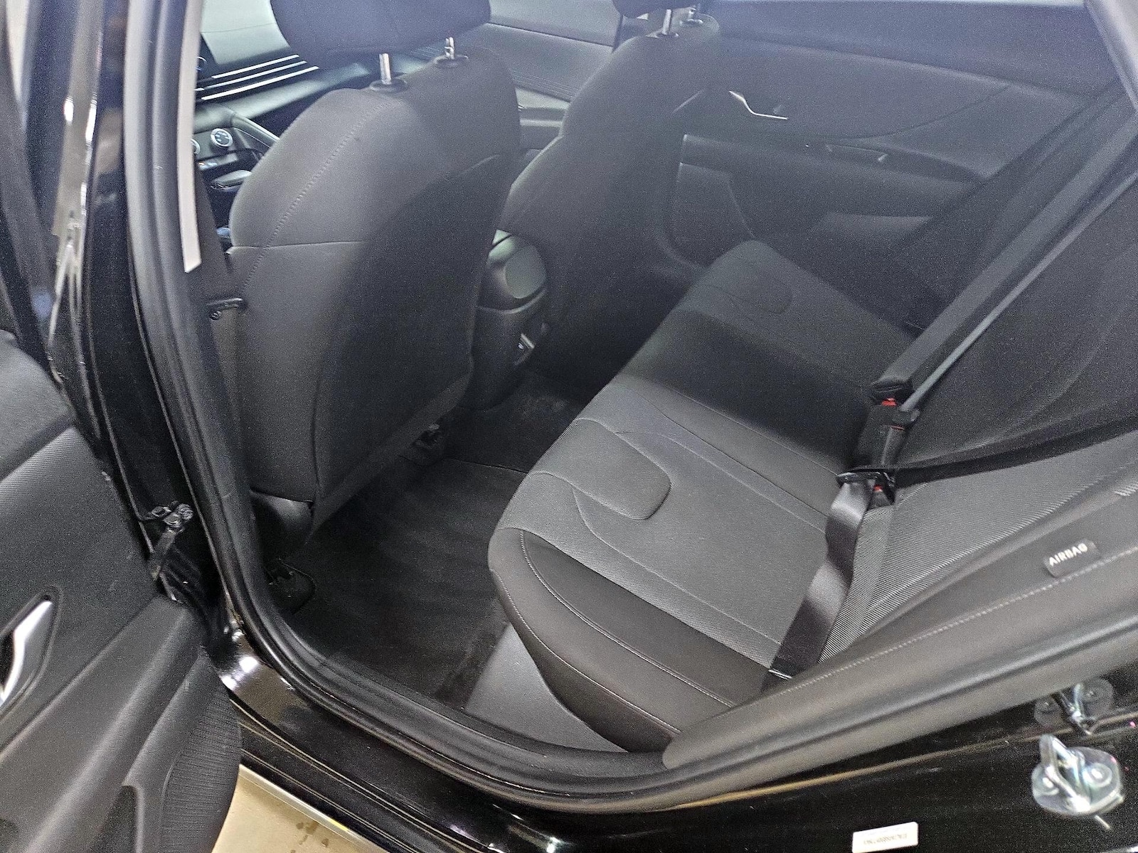 2025 Hyundai Elantra SE - Photo 20