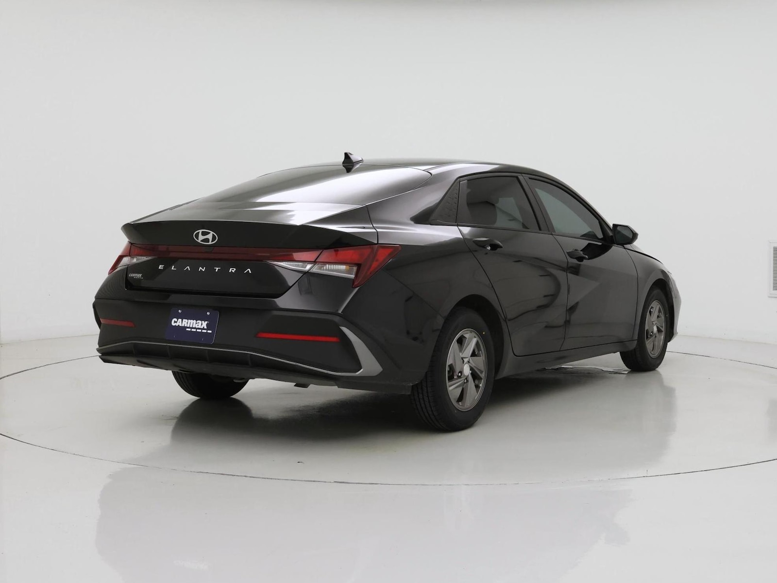2025 Hyundai Elantra SE - Photo 9