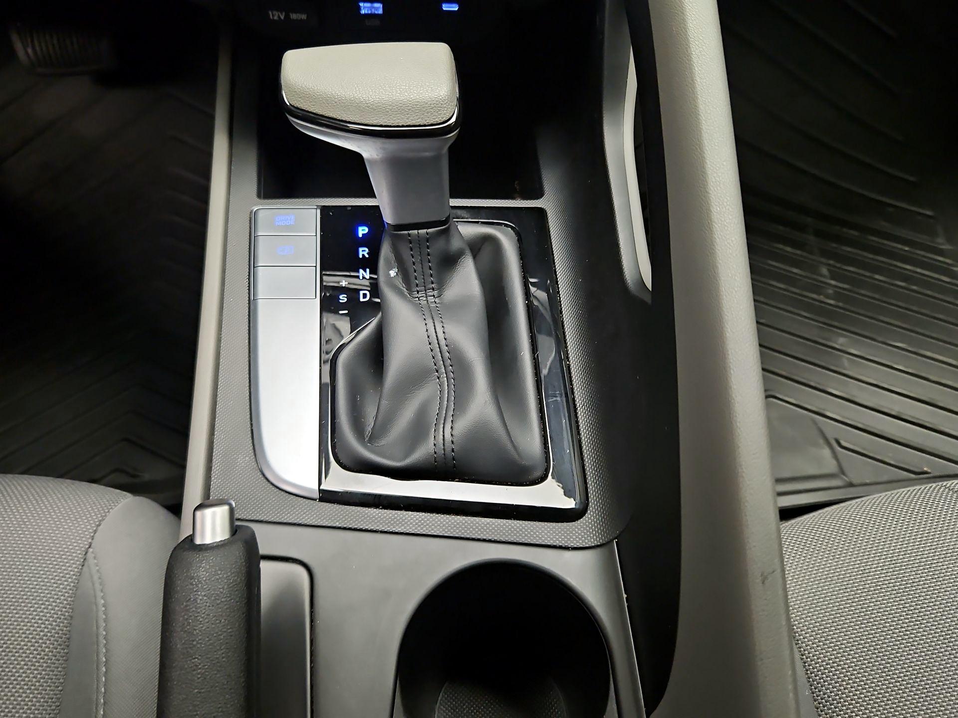 Thumbnail: 2025 Hyundai Elantra - 17