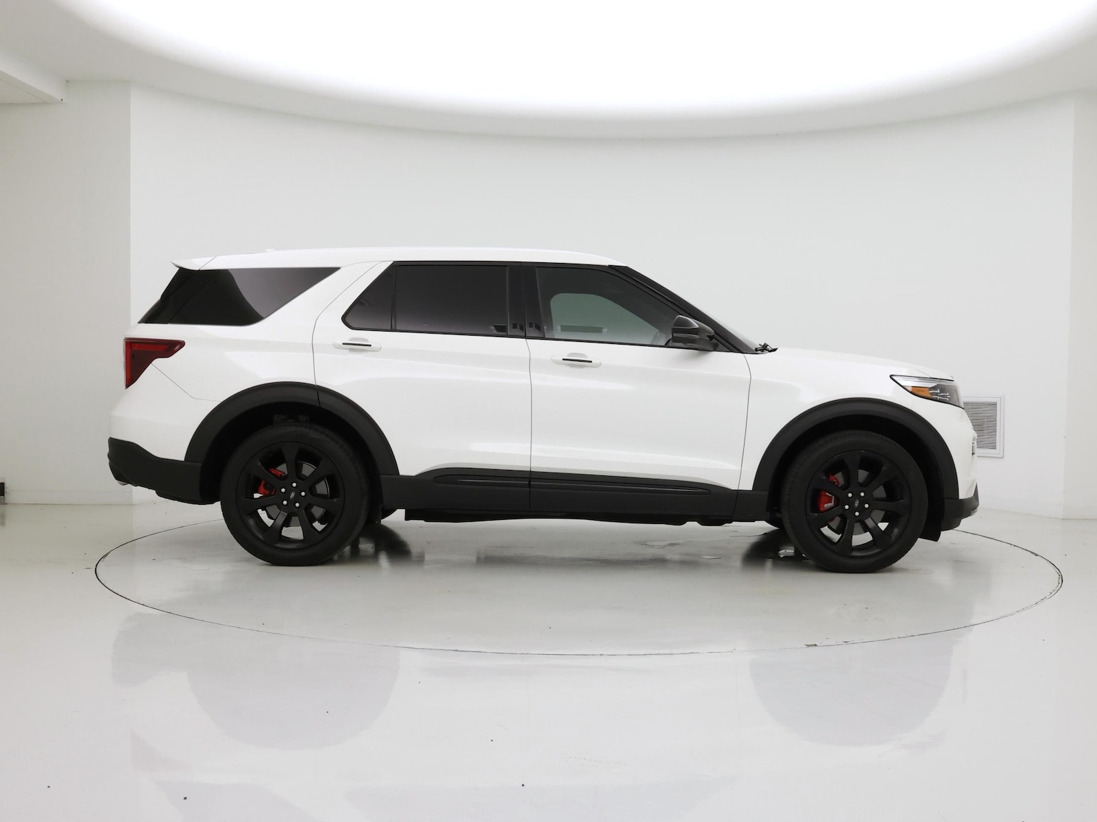 2022 Ford Explorer ST - Photo 8
