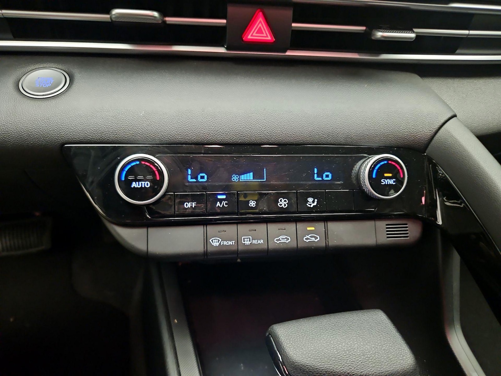 2025 Hyundai Elantra Blue - Photo 17